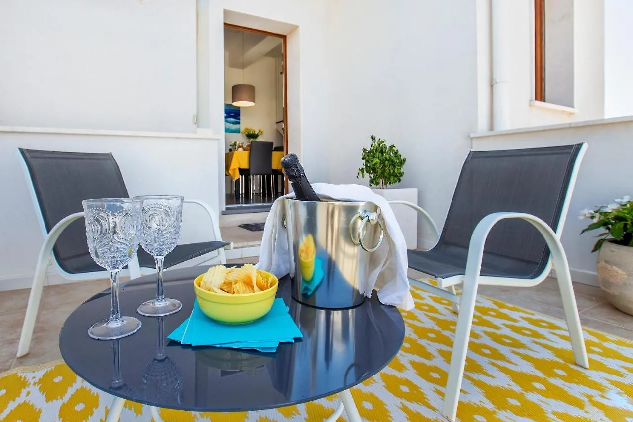 Nura'S - Apartment Al Mare Sea Front Alghero Italien